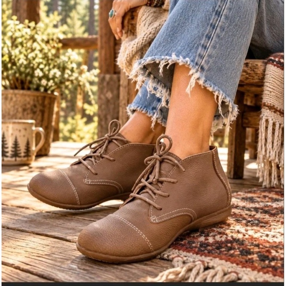 B.o.c Woman's Brown Taupe Tie Ankle Boots Size 9.5
